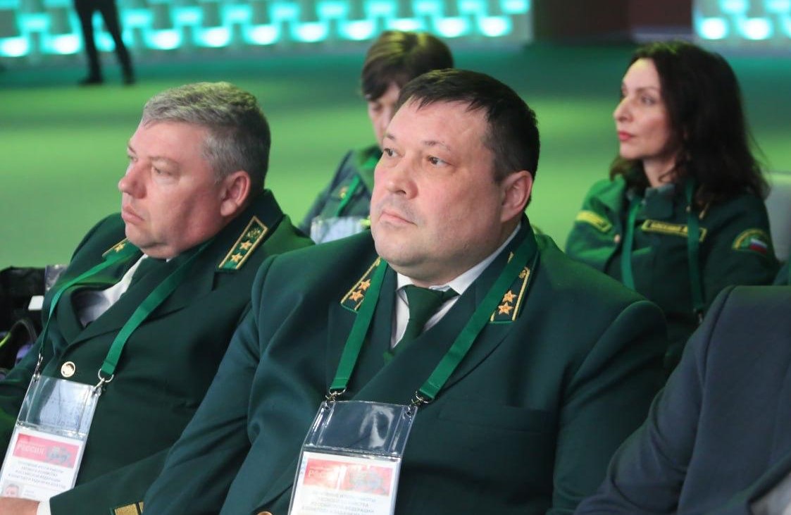 Капиталинин Д.Ю. - директор Рослесинфорга